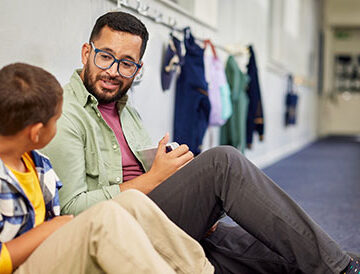 Brugfunctionaris op school lijkt bewezen effectief